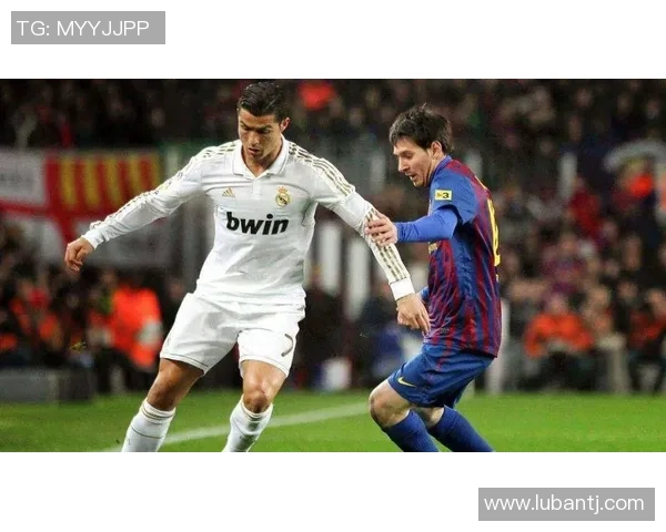 足球明星的独特技能与风格解析:从梅西到C罗的多样化特长探讨 足球明星的独特技能与风格解析:从梅西到C罗的多样化特长探讨